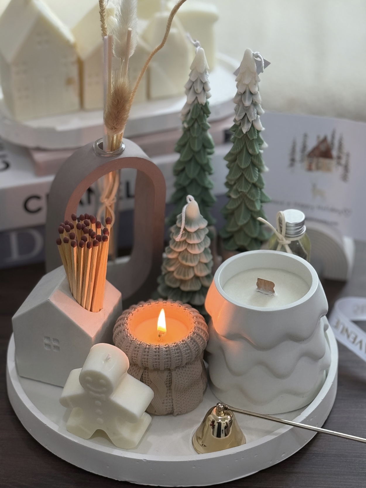 Winter home decor candle set